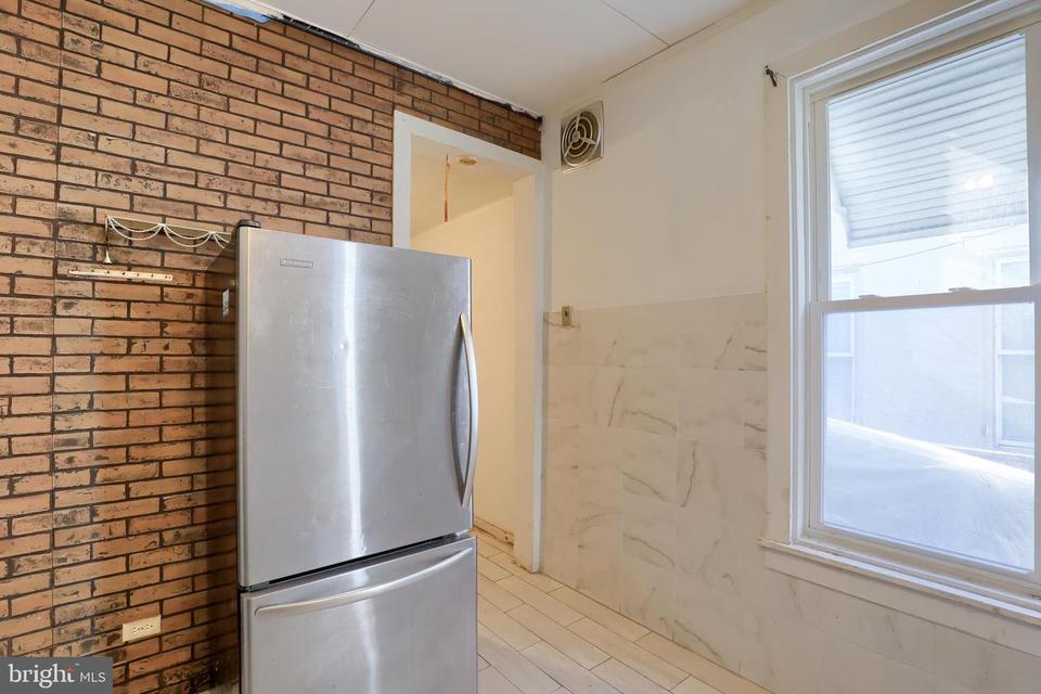  711 N 9th St, Reading, PA 19604 photo 17