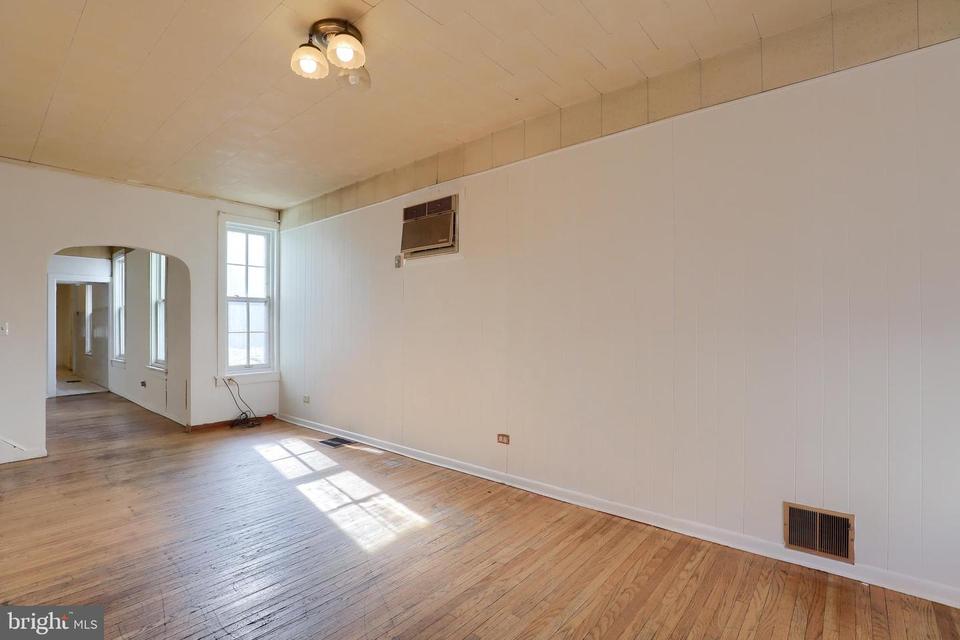  711 N 9th St, Reading, PA 19604 photo 13