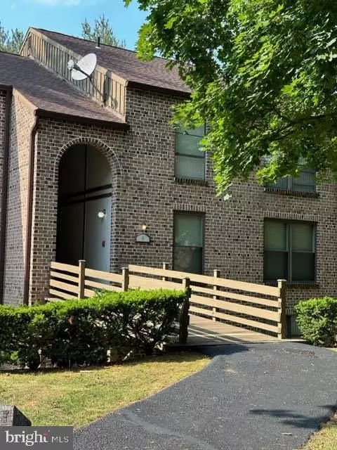 9 E Fairway Rd, Reading, PA 19607