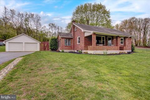 296 Forgedale Rd, Fleetwood, PA 19522