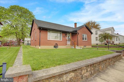 27 N 4th St, Shartlesville, PA 19554