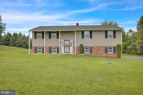 901 Sofianos Ln, Reading, PA 19605