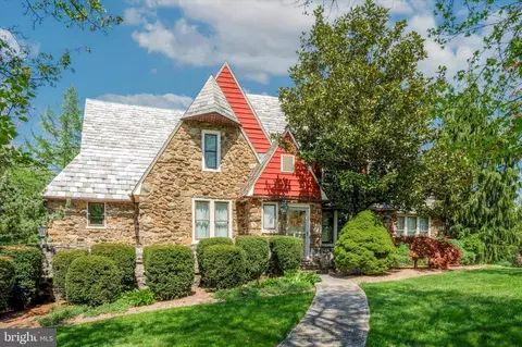 5535 N Fairway Dr, Reading, PA 19606