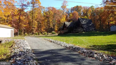 15 Vince Julia Ln, Womelsdorf, PA 19567