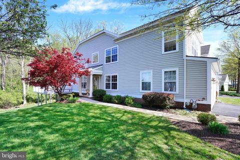 418 Oak Hill Ln, Reading, PA 19610