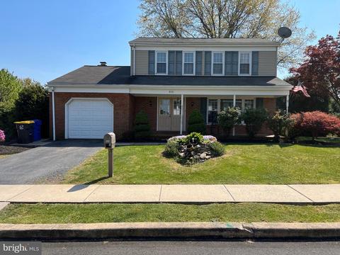910 Center Rd, Womelsdorf, PA 19567