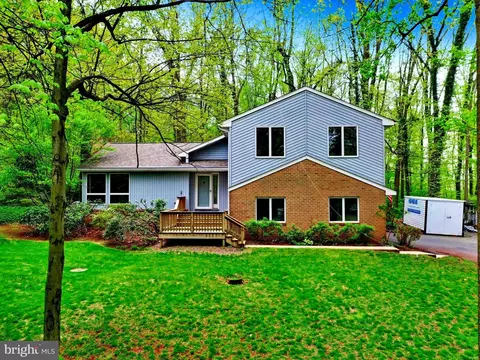 5044 Pineview Dr, Mohnton, PA 19540