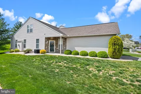 32 Turning Leaf Way, Reading, PA 19605