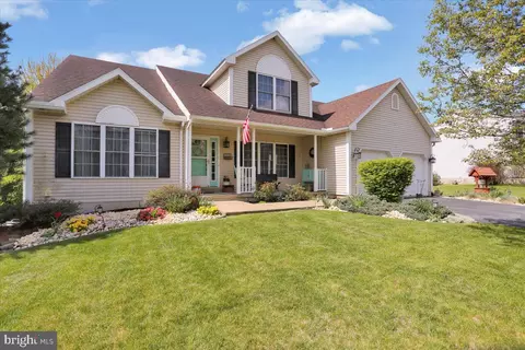 172 Kensington Blvd, Blandon, PA 19510