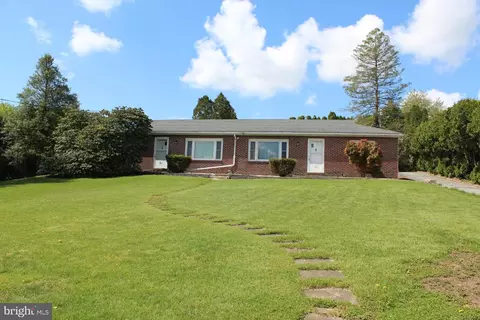 34 Apple St, Boyertown, PA 19512