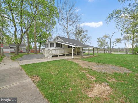 115 E 9th St, Shoemakersville, PA 19555