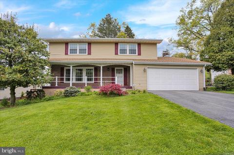 155 Castleton Dr, Reading, PA 19607