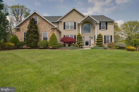 55 Augusta Ln, Fleetwood, PA 19522