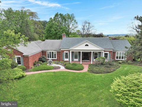 212 Sherwood Dr, Reading, PA 19606