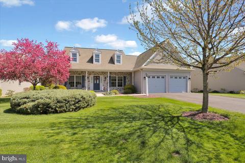 171 Copper Beech Ln, Womelsdorf, PA 19567