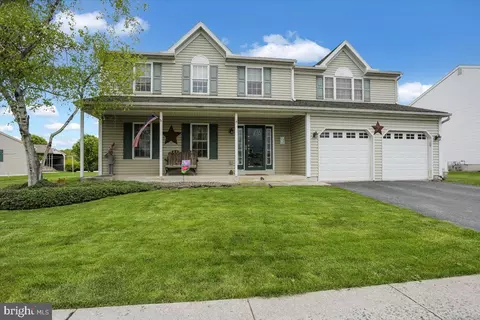 4 Eagles Ln, Sinking Spring, PA 19608 photo 3