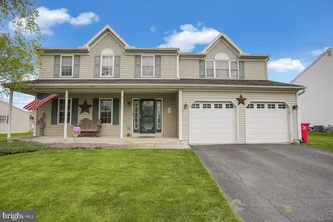 4 Eagles Ln, Sinking Spring, PA 19608 photo 2