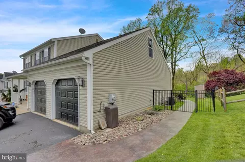304 Longview Dr, Reading, PA 19608 photo 3