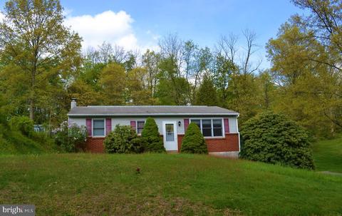 213 W Spring St, Bechtelsville, PA 19505