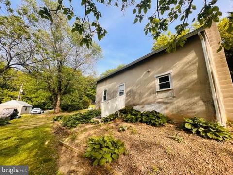 210 Long Lane Rd, Boyertown, PA 19512