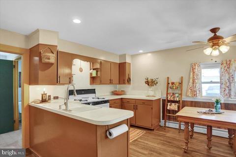 2115 Spring St, Reading, PA 19609 photo 8