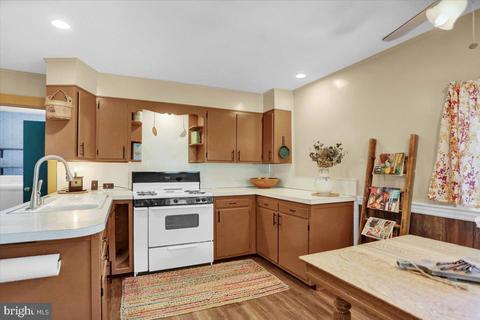 2115 Spring St, Reading, PA 19609 photo 10