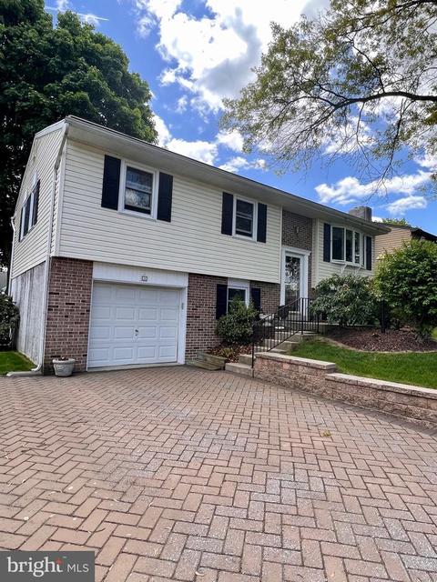 52 Mulberry Ln, Bechtelsville, PA 19505