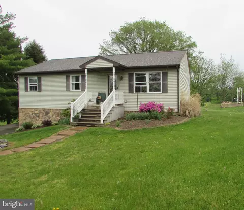 477 Sheridan Rd, Womelsdorf, PA 19567