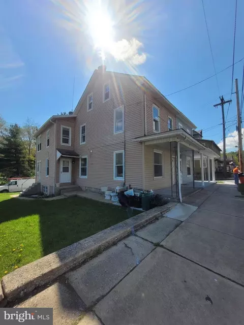 202 E Wyomissing Ave, Mohnton, PA 19540