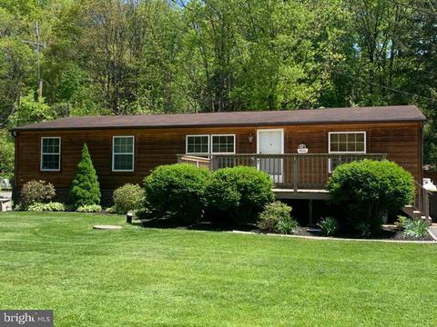 893 Mohrsville Rd, Shoemakersville, PA 19555