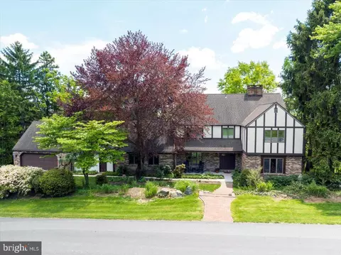 9 Knollwood Dr, Reading, PA 19608
