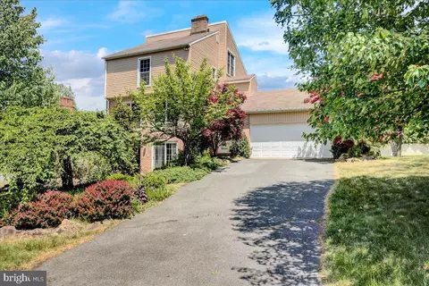 48 Par Dr, Reading, PA 19607 photo 2