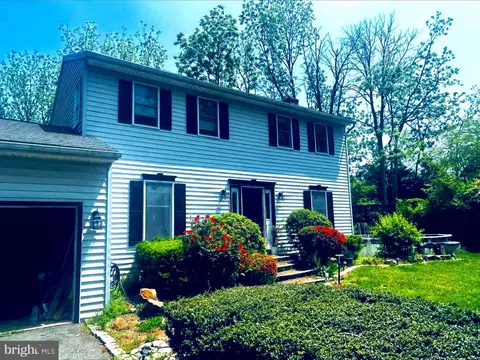 371 Schoffers Rd, Reading, PA 19606
