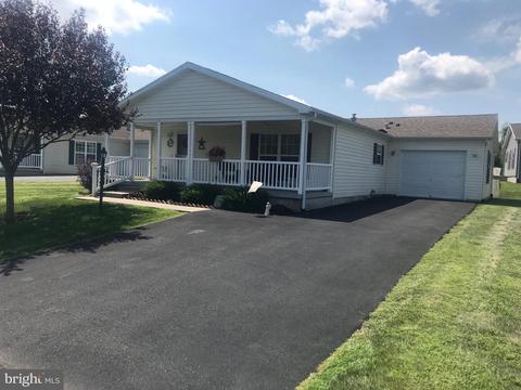 34 Eagles Watch N, Bechtelsville, PA 19505