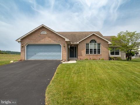 304 Kappa Ct, Wernersville, PA 19565