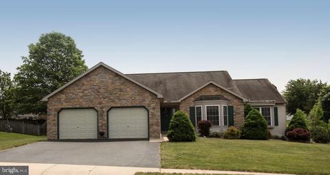 512 Russell Ave, Douglassville, PA 19518