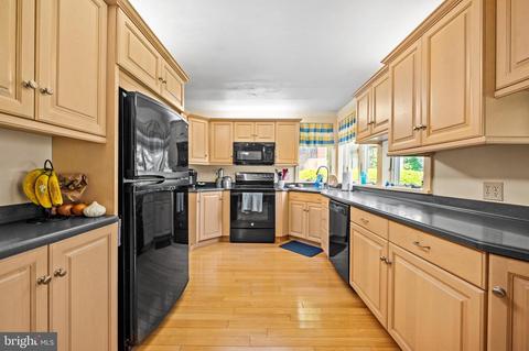 455 Main St, Oley, PA 19547 photo 13