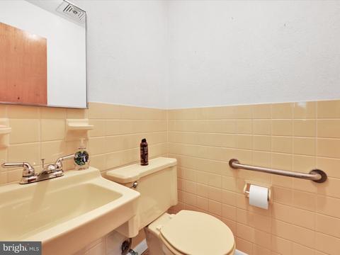1109 Commonwealth Blvd, Reading, PA 19607 photo 15
