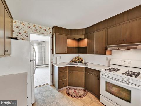 1109 Commonwealth Blvd, Reading, PA 19607 photo 10