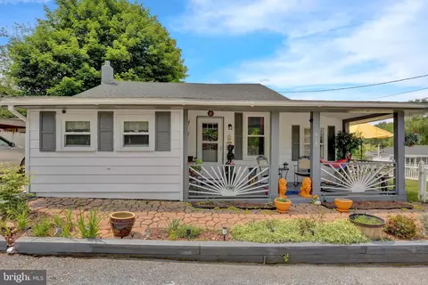 610 Fishers Ln, Reading, PA 19606