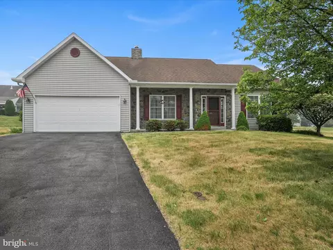 106 Wisteria Ct, Reading, PA 19608