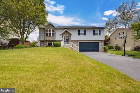 1132 Bernard Dr, Reading, PA 19605