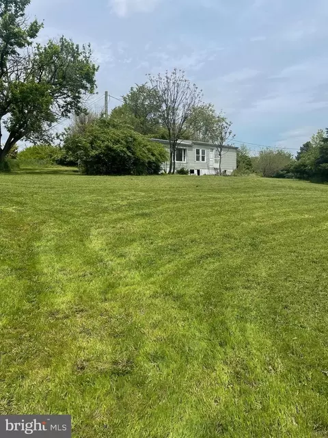 209 Bachmoll Rd, Hamburg, PA 19526