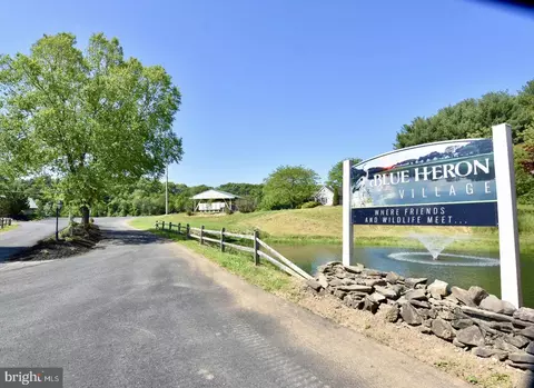 201 Lakeview Ln, Lenhartsville, PA 19534