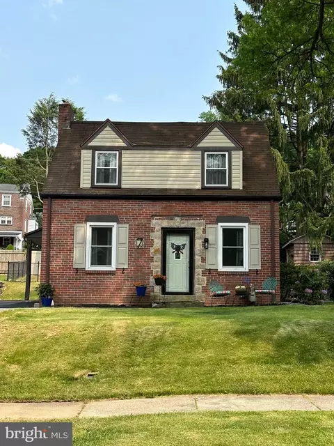 7 Beechwood Dr, Reading, PA 19606