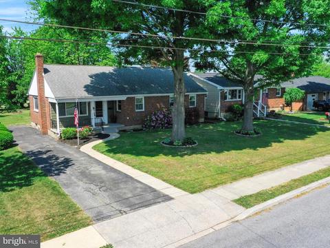 535 W Franklin St, Womelsdorf, PA 19567