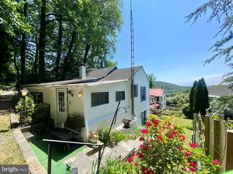 820 Friedensburg Rd # r, Reading, PA 19606