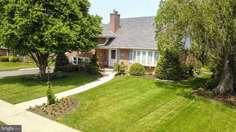 705 Berks Pl, Reading, PA 19609