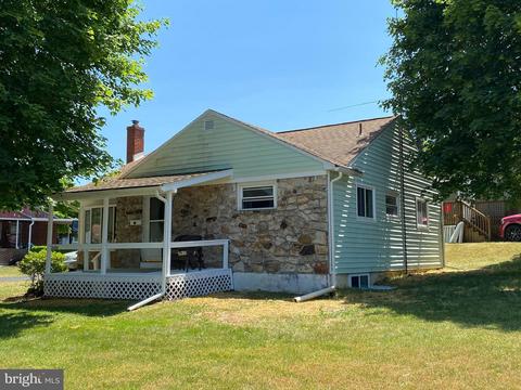2206 Cullum Dr, Reading, PA 19601