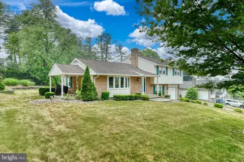 408 Acorn Ln, Reading, PA 19605